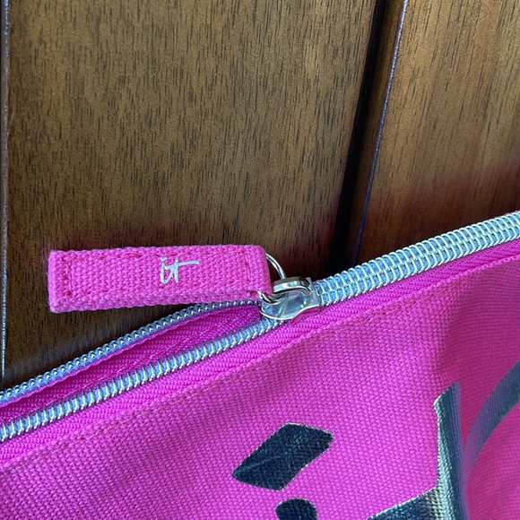 BRAND NEW it cosmetics Makeup/Cosmetic Bag - Picture 4 of 6